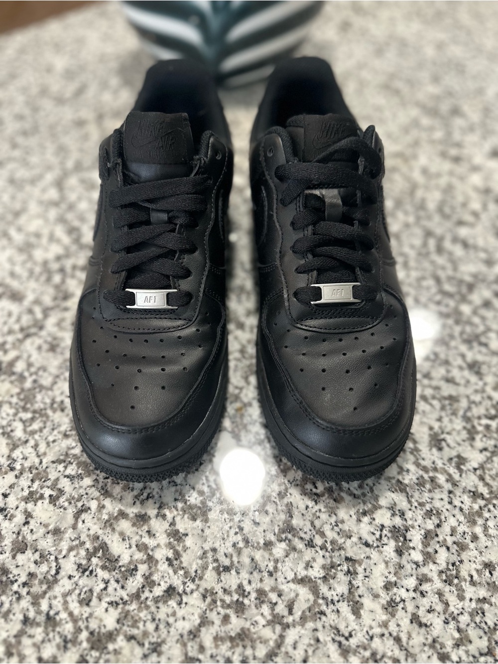 Nike Air Force 1 Low - All Black Leather